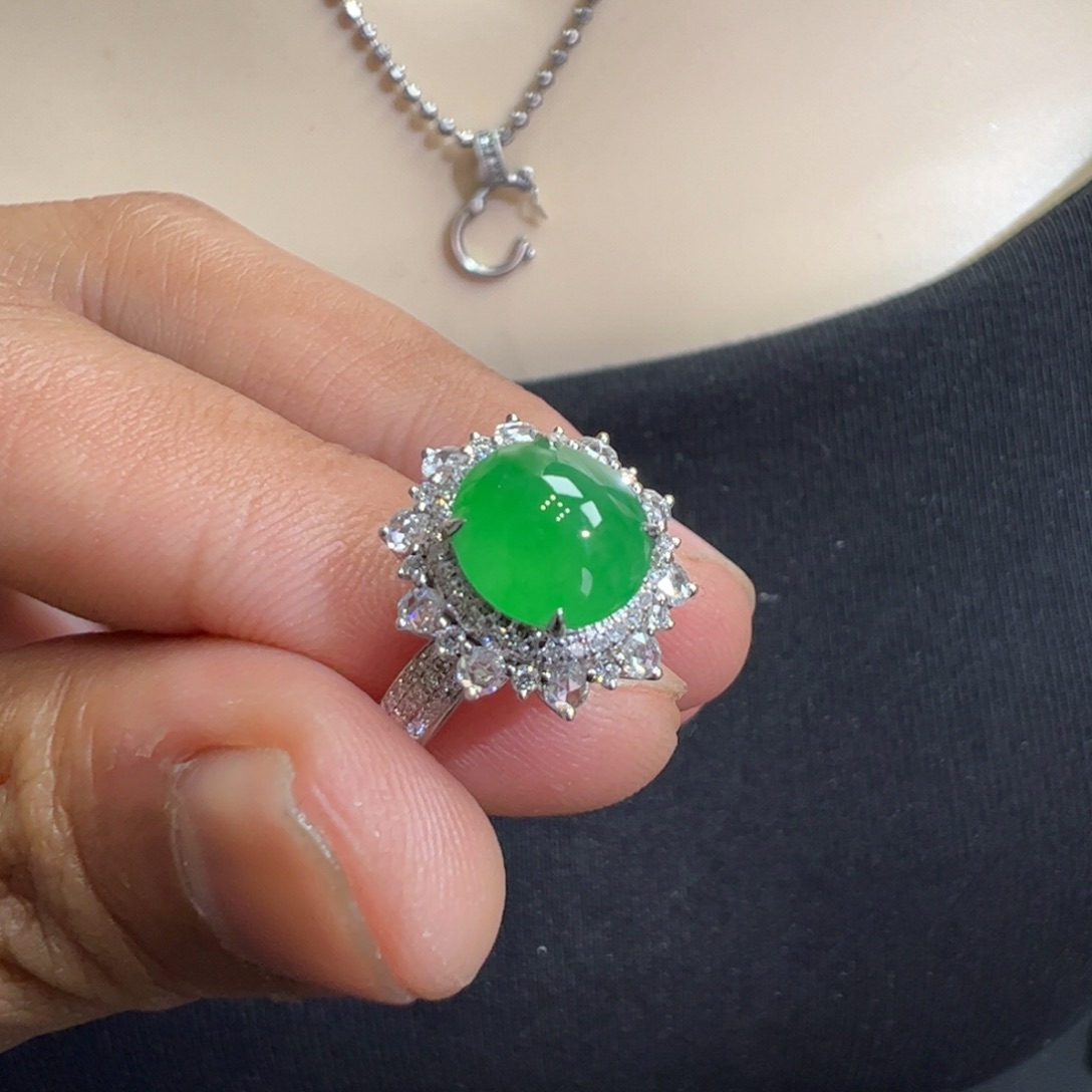 翡翠吊坠(不含链)18K金镶嵌