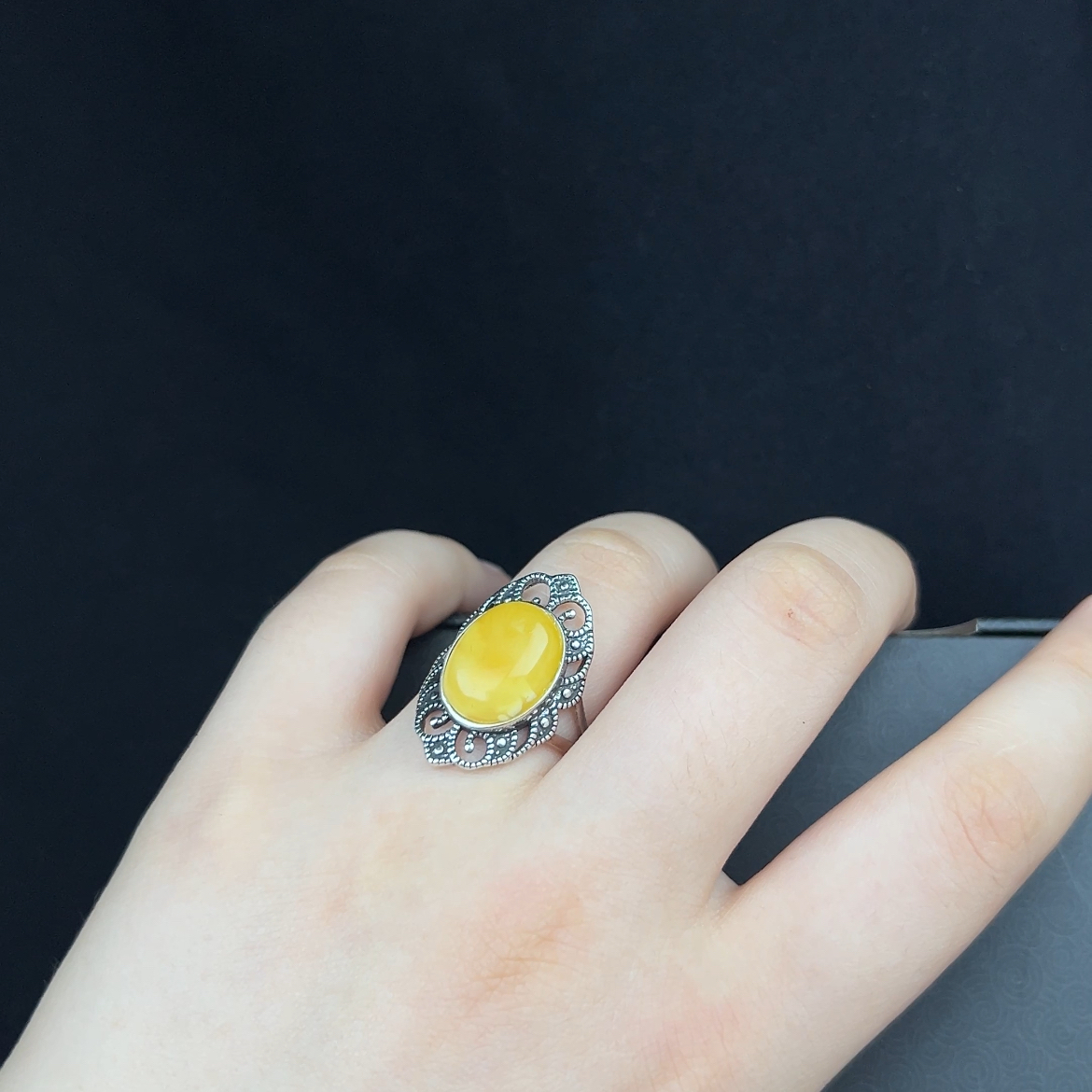 天然蜜蜡复古款戒指s925银镶嵌饰品