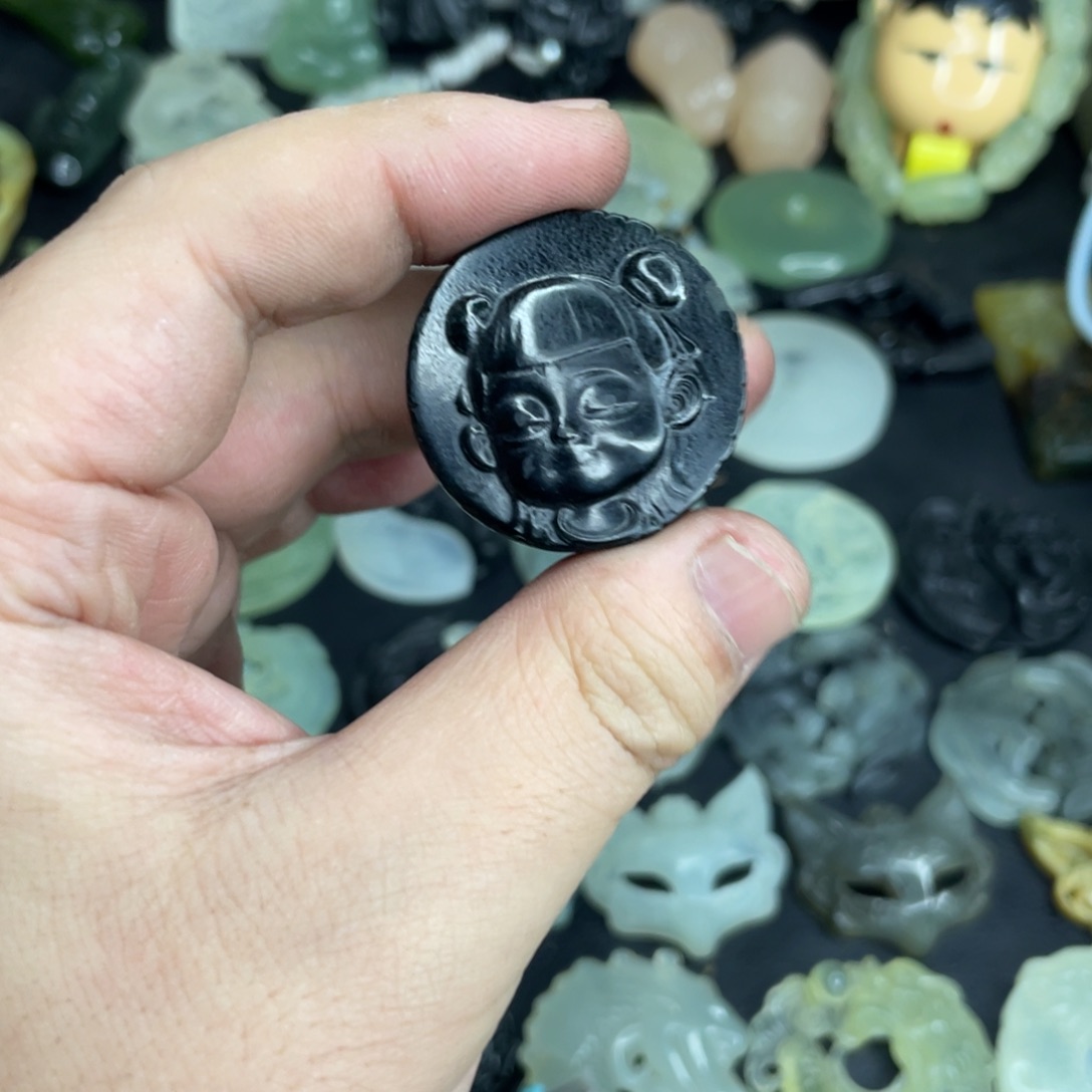 ༺***༻岫玉未镶嵌颈饰哪吒