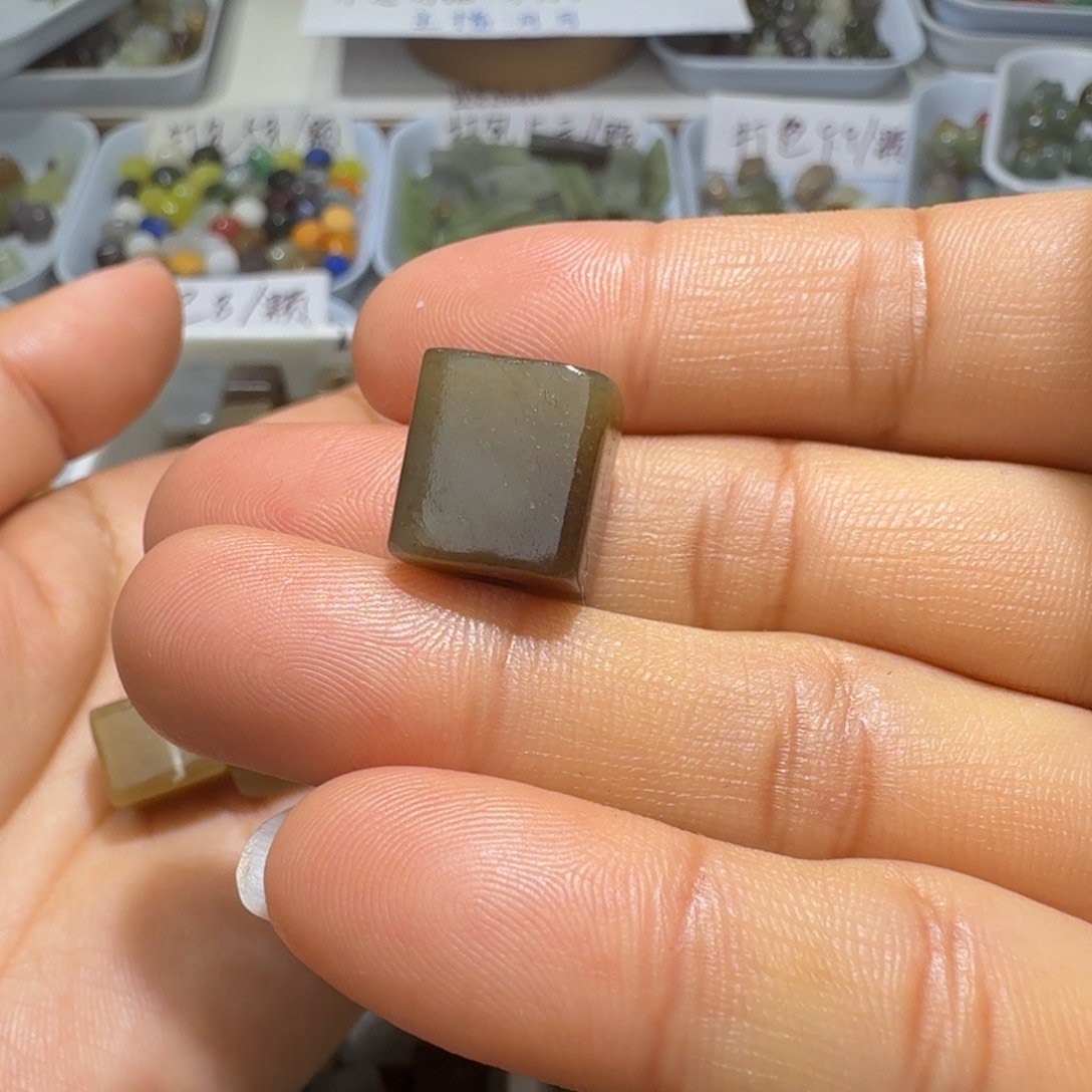 去***虾和田玉未镶嵌珠宝奇石