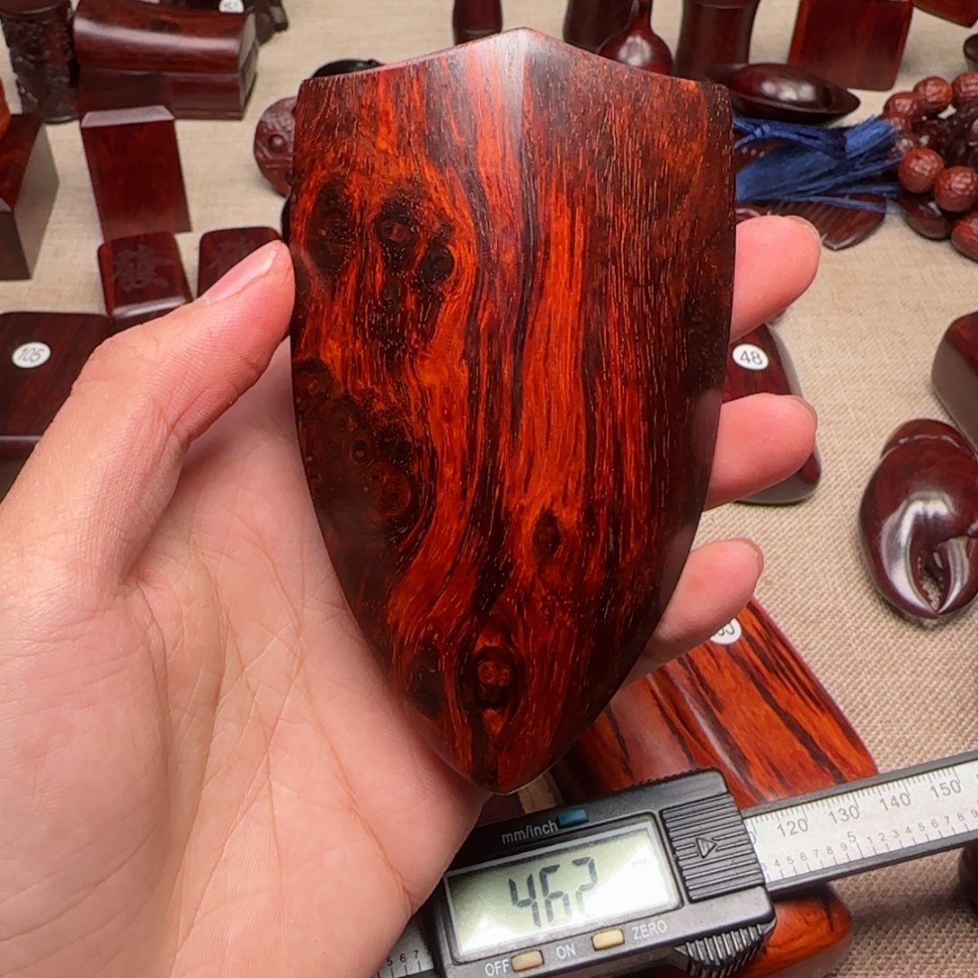 檀香紫檀（小叶紫檀）何*