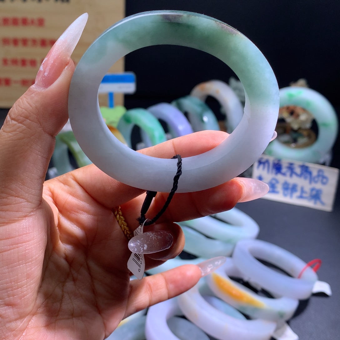 定制翡翠未镶嵌贵妃