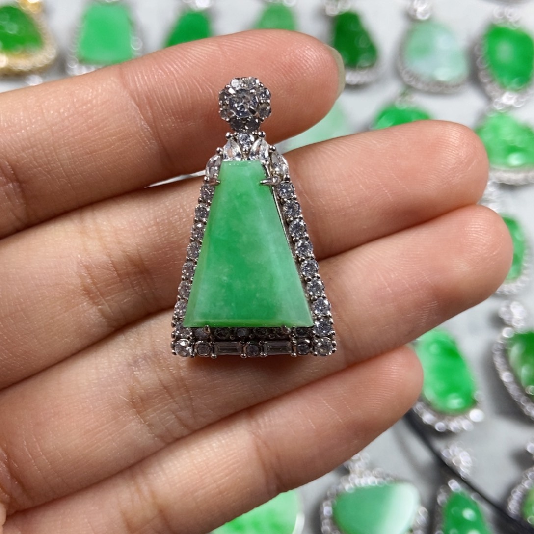 颈饰未镶嵌翡翠K***y无事牌