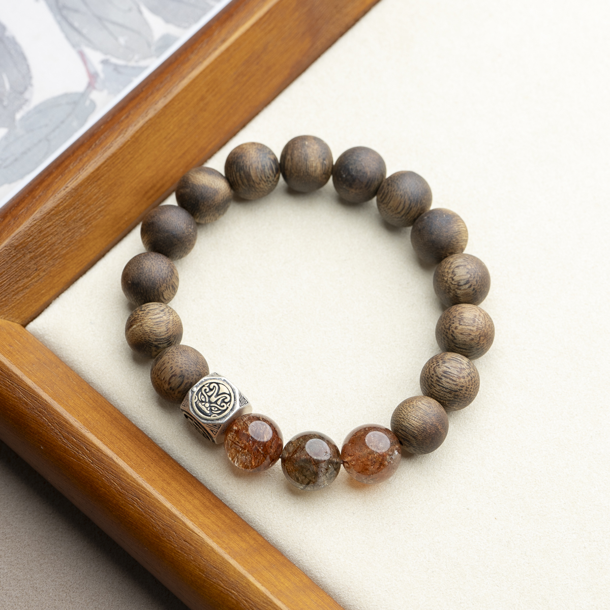 沉香尖峰岭老白棋虫漏沉香11mm水晶黑超七单圈手串