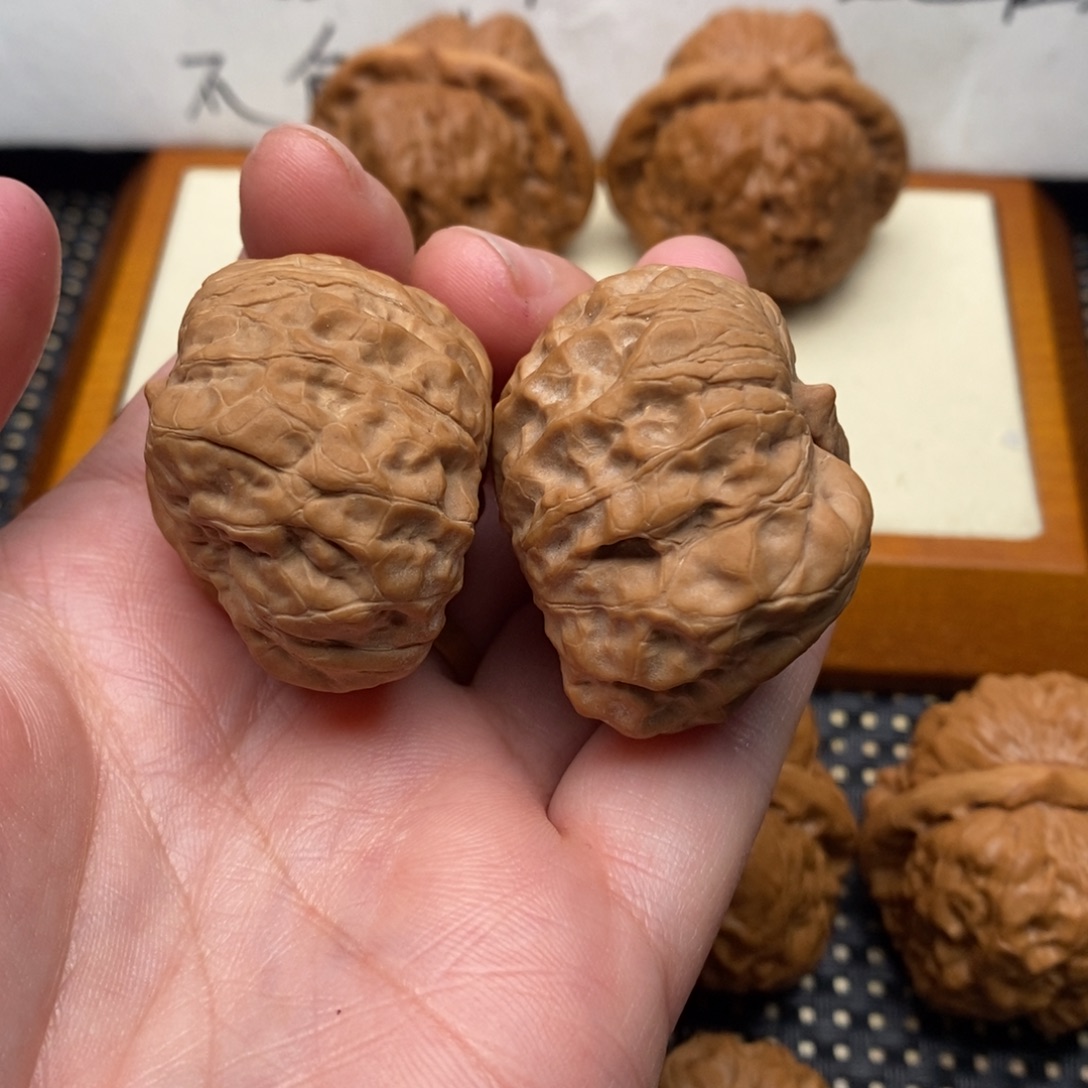 黄***洪一帆风顺边35左右