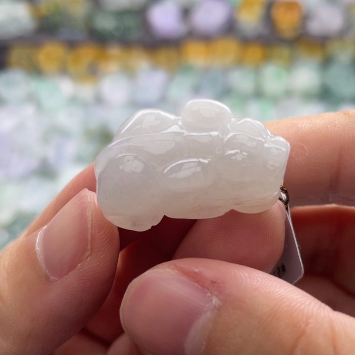 翡翠颈饰未镶嵌貔貅