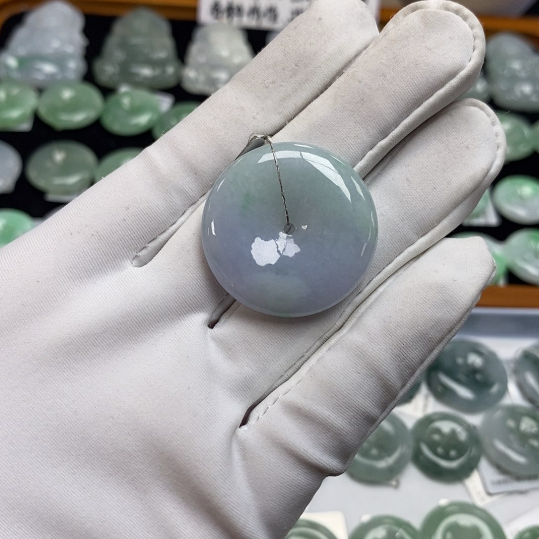 翡翠颈饰未镶嵌平安扣