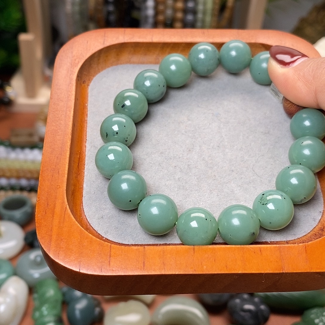 咿***呀和田玉（糖玉）未镶嵌颈饰