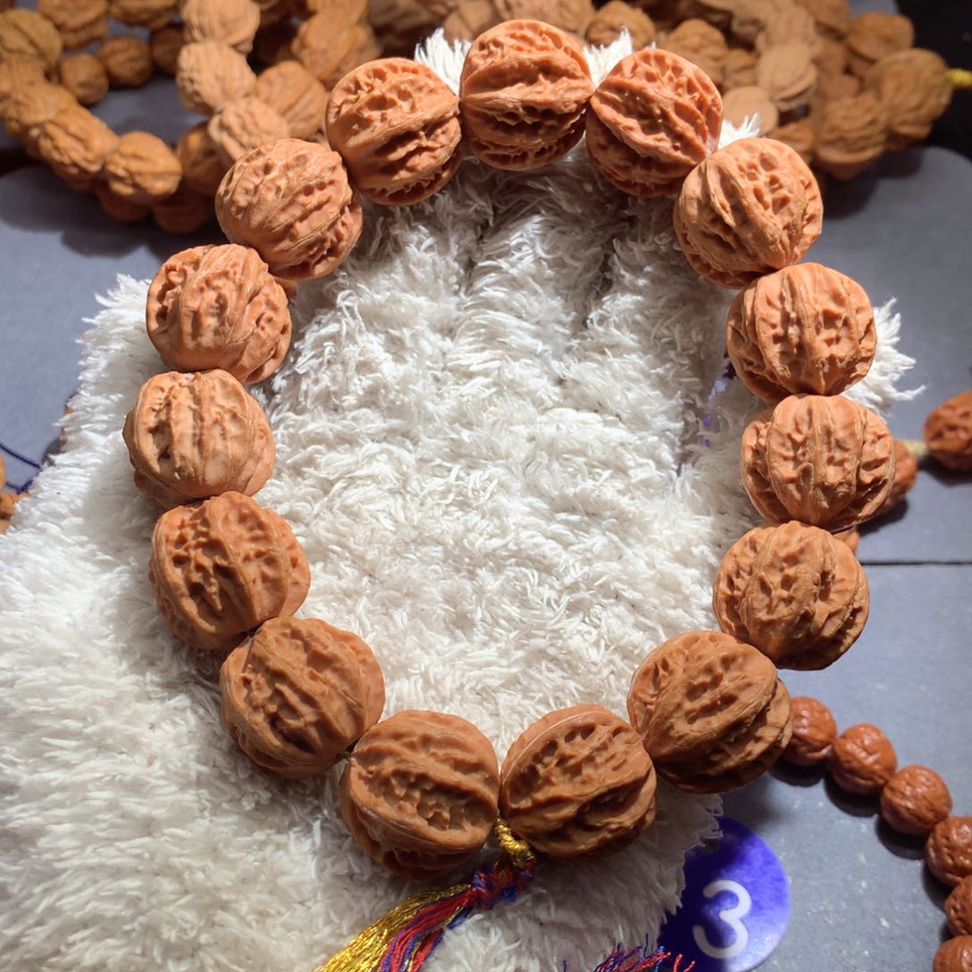 文玩核桃吊坠京八棱