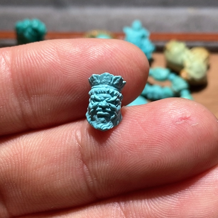 绿松石颈饰未镶嵌