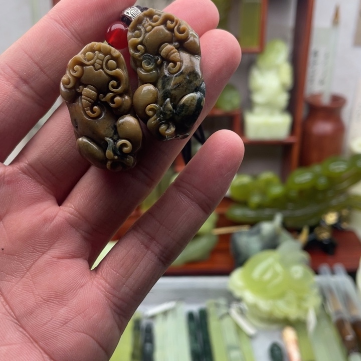 未镶嵌蛇纹石玉四大名玉挂件