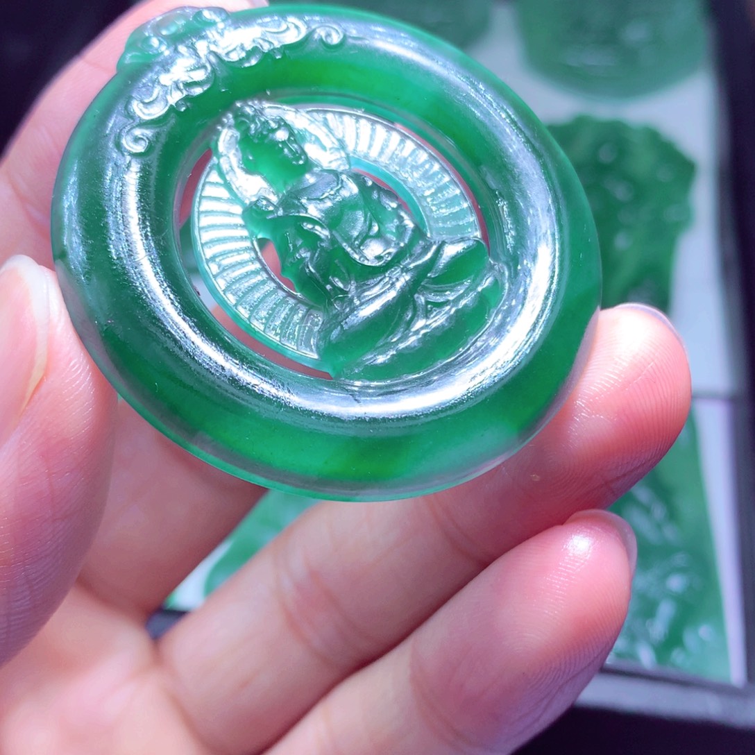 斜****定制翡翠未镶嵌天然翡翠A货毛货挂件