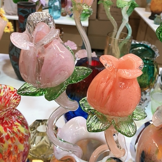 琉璃花瓶高45厘米宽9厘米