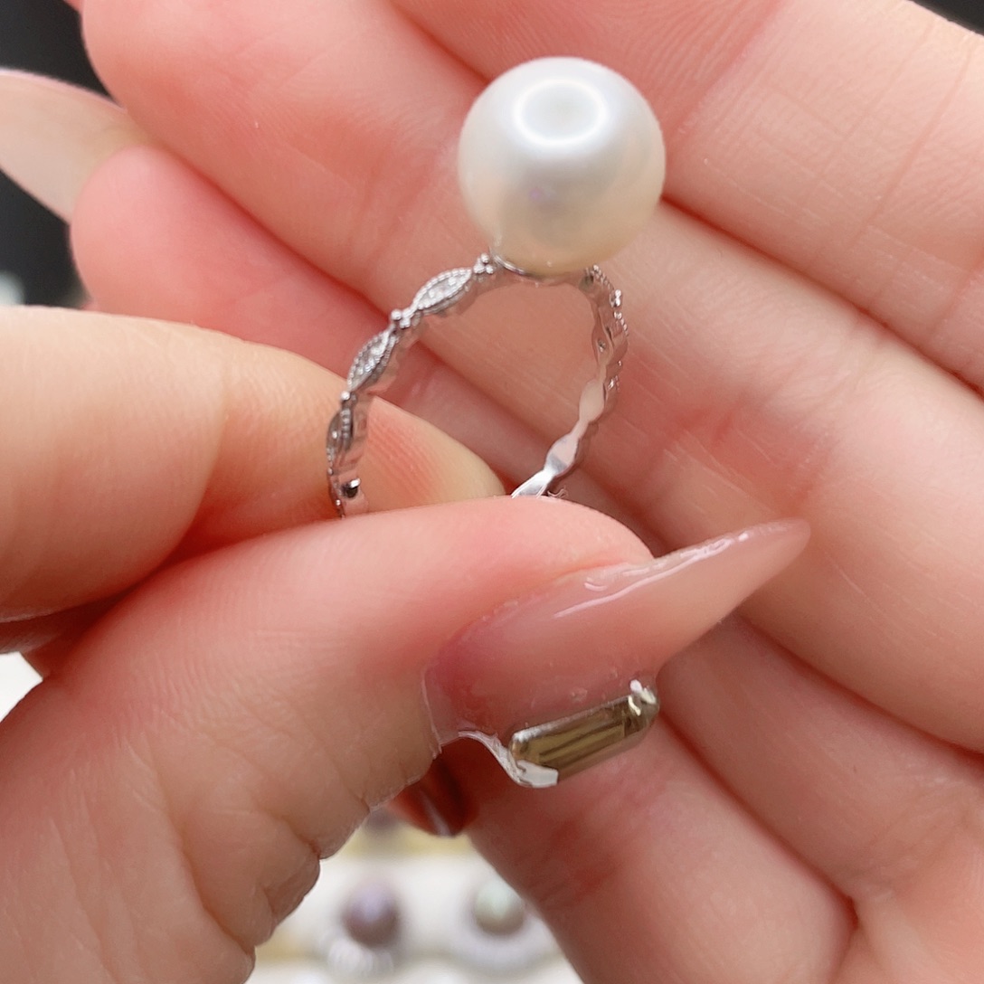 淡水珍珠吊坠(赠链)未镶嵌