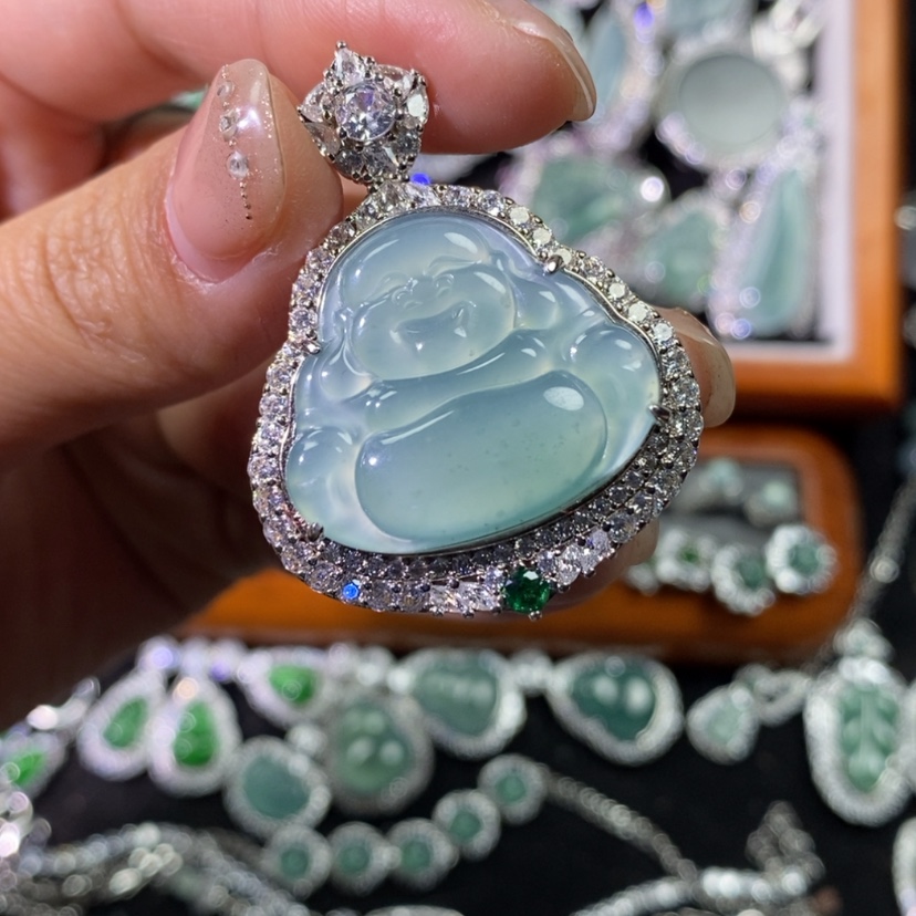 【闪购商品】翡翠颈饰未镶嵌天然