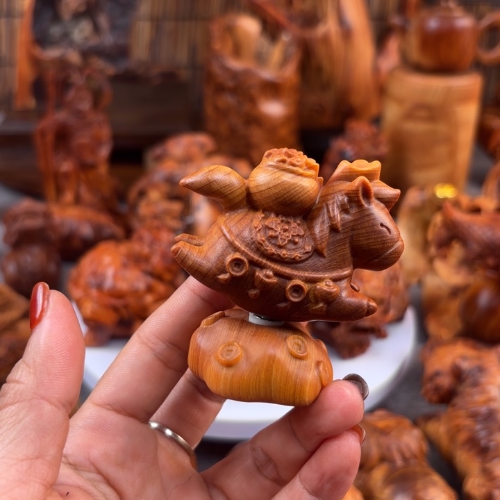 小***羊太行崖柏手把件的设计和制作