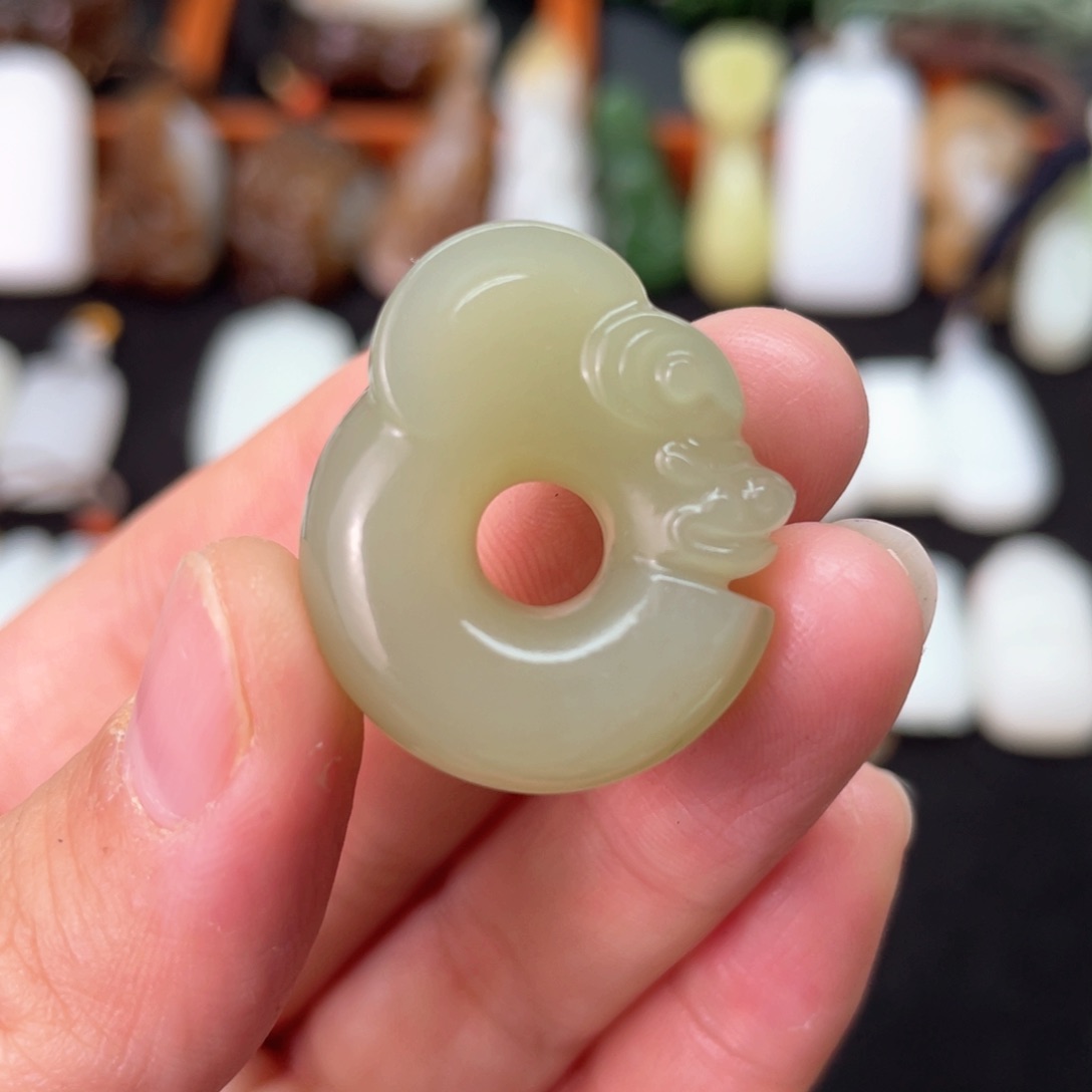 和田玉挂件未镶嵌