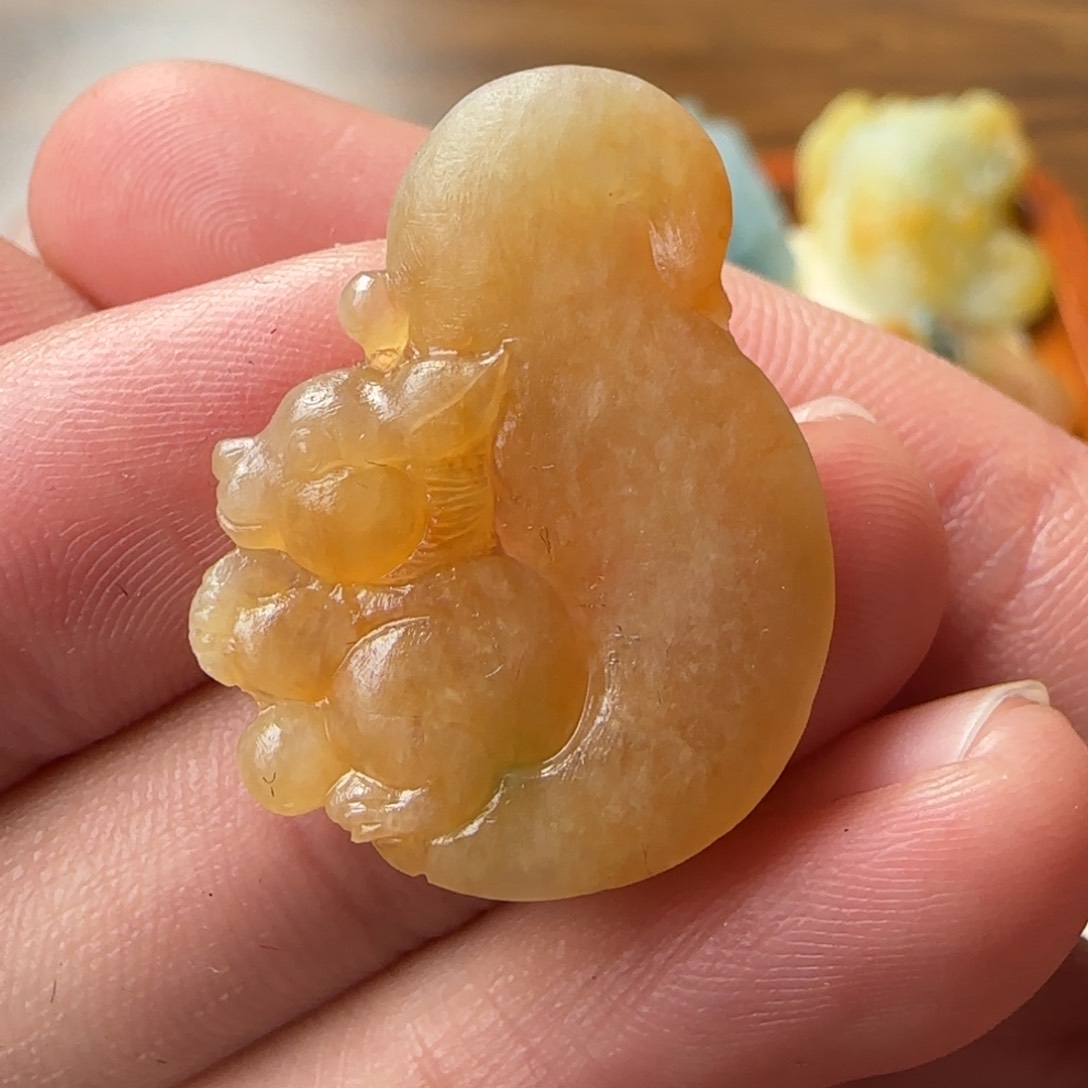 定制翡翠未镶嵌松鼠