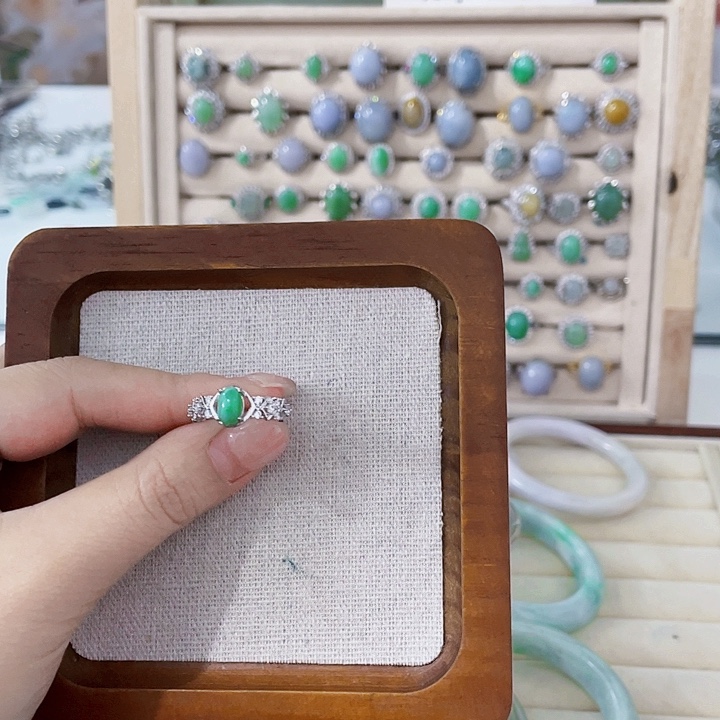 翡翠未镶嵌颈饰天然翡翠Ａ货