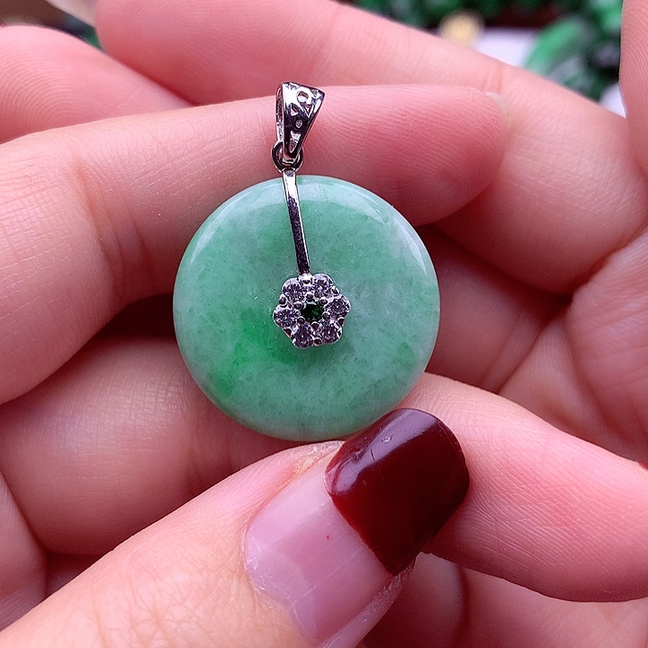 翡翠颈饰银S925镶嵌翡翠