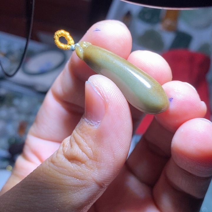 翡翠吊坠(赠链)未镶嵌