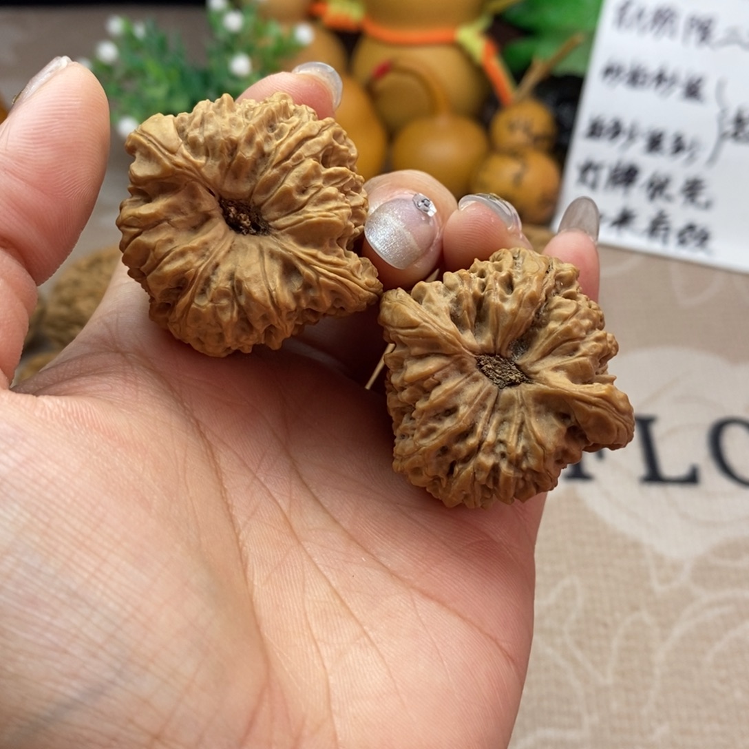 任***狗文玩核桃吊坠南疆