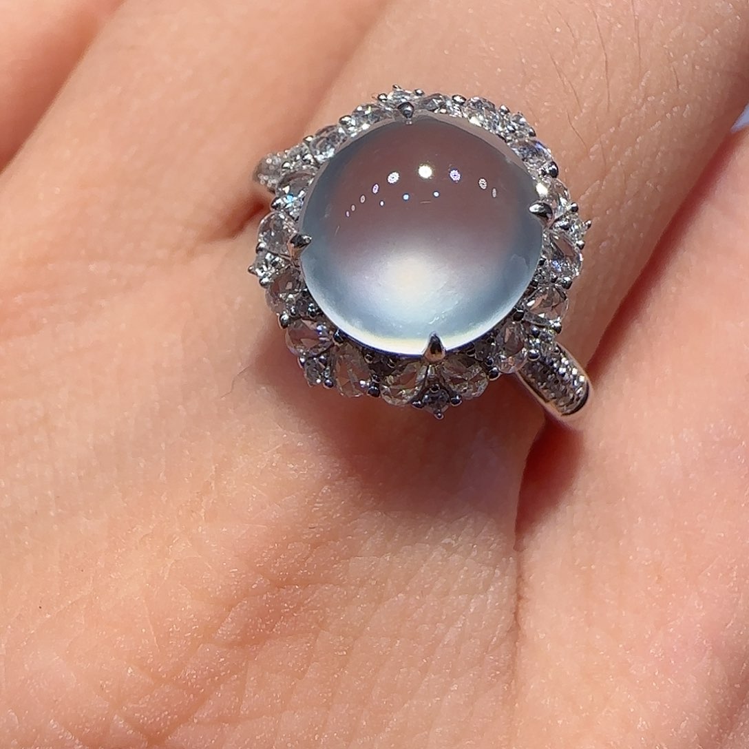 翡翠戒指18K金镶嵌戒指