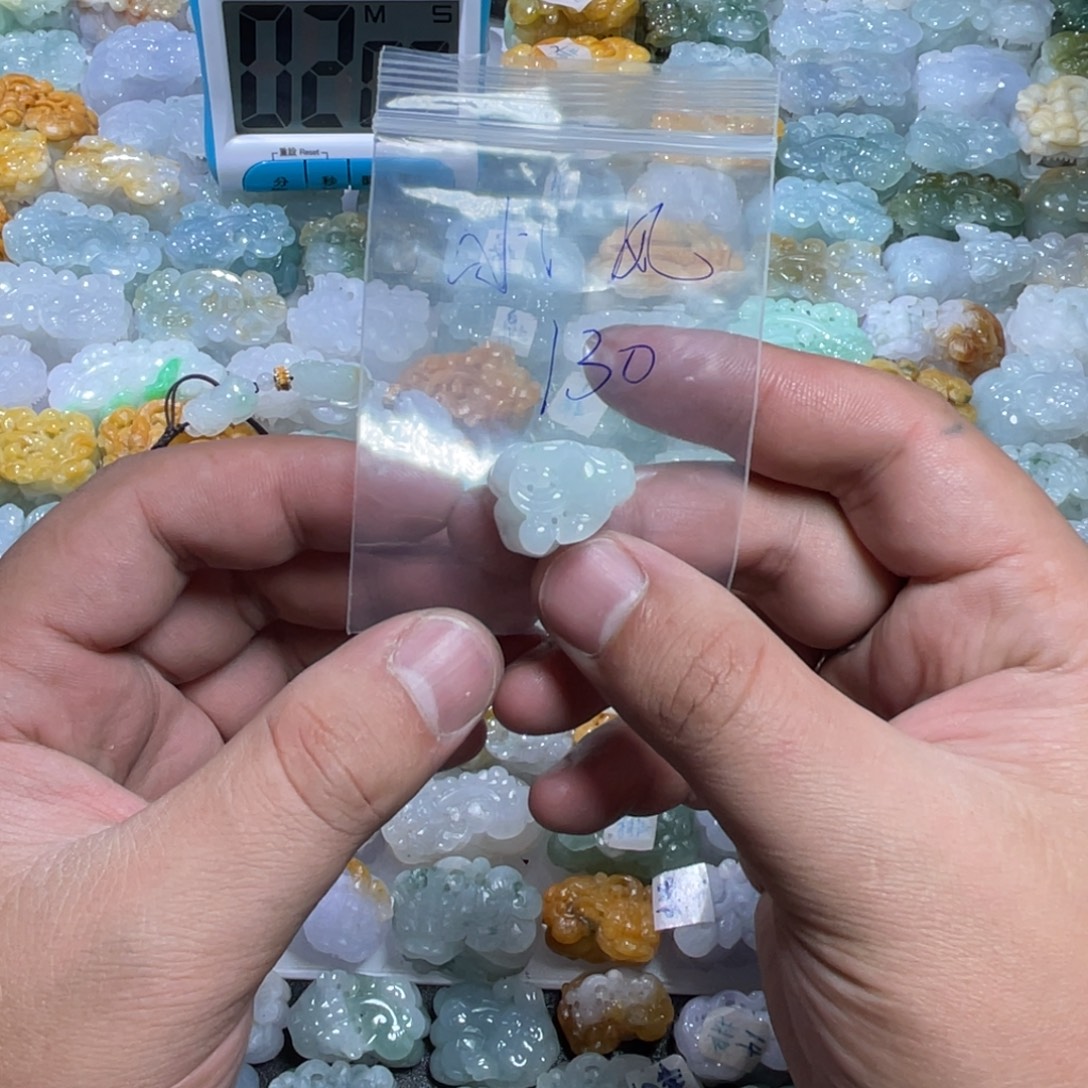 小***风翡翠未镶嵌颈饰天然