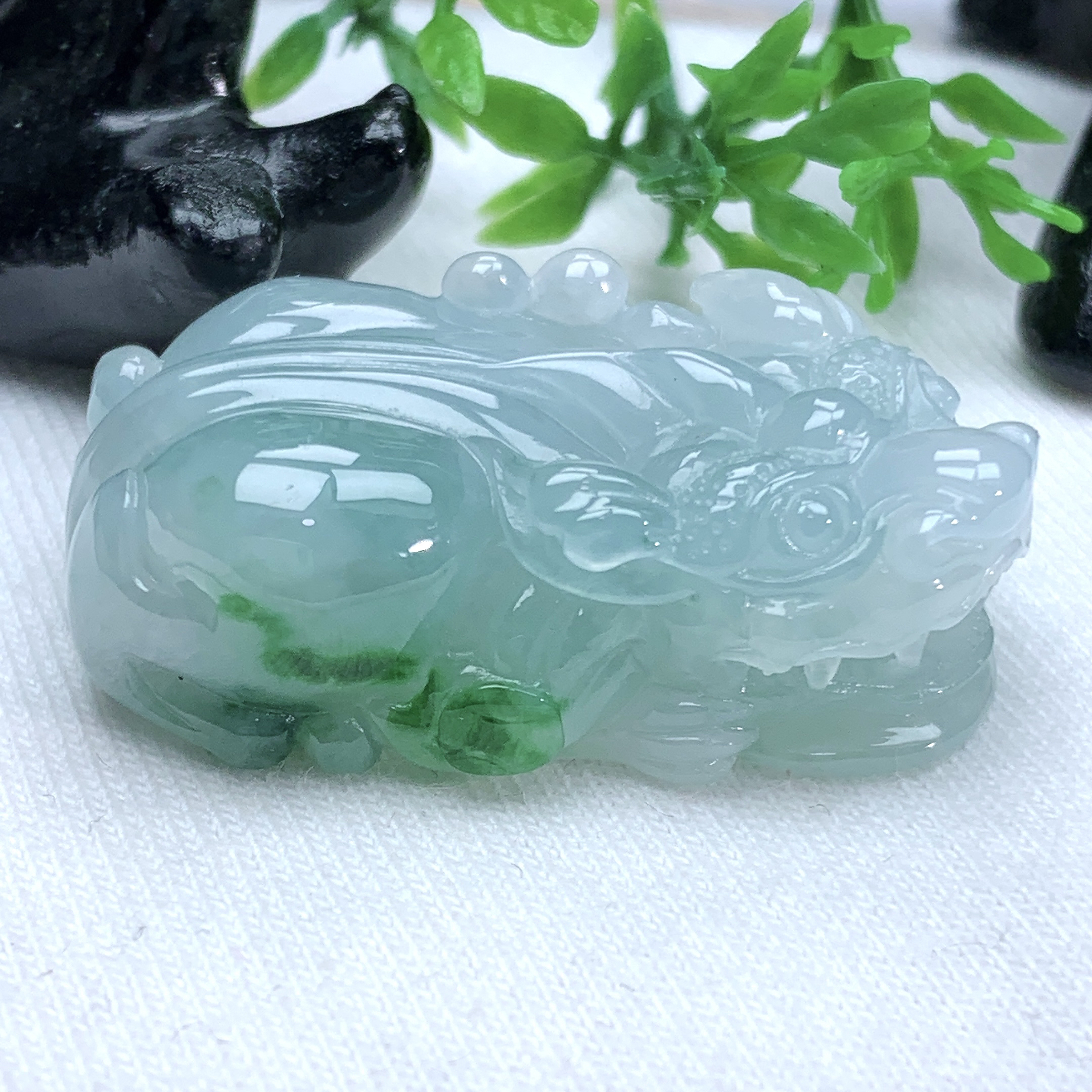 天然缅甸翡翠A货冰润飘绿貔貅吊坠挂件36.4−20.4−12mm