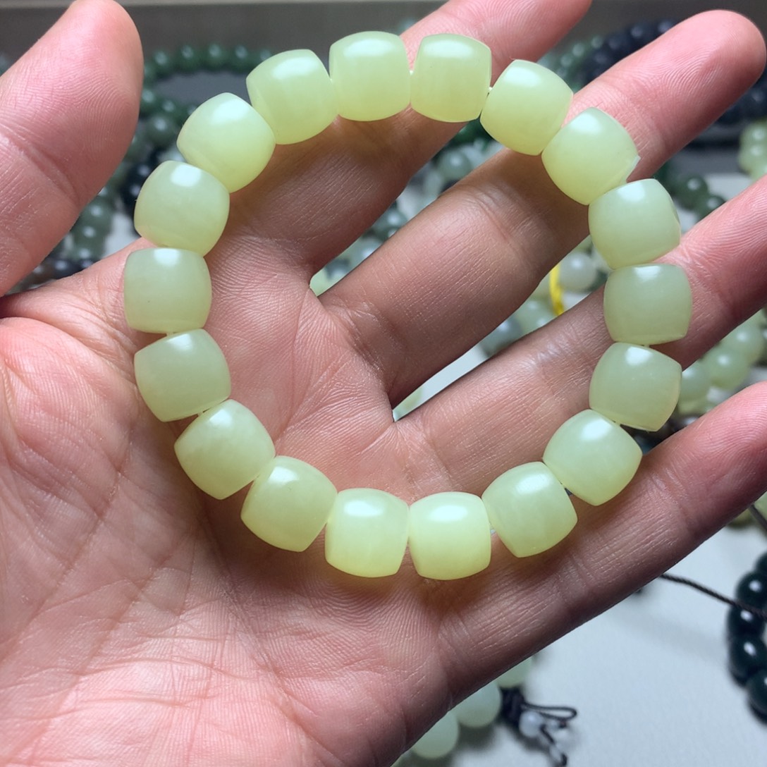 和田玉未镶嵌手链