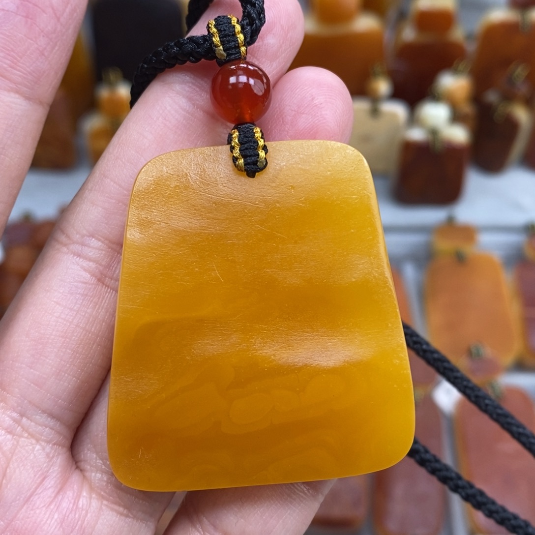 蜜蜡未镶嵌珠宝奇石