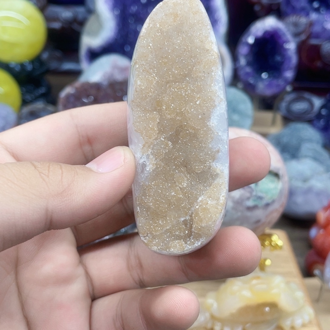 紫晶未镶嵌大型摆件（非配饰）