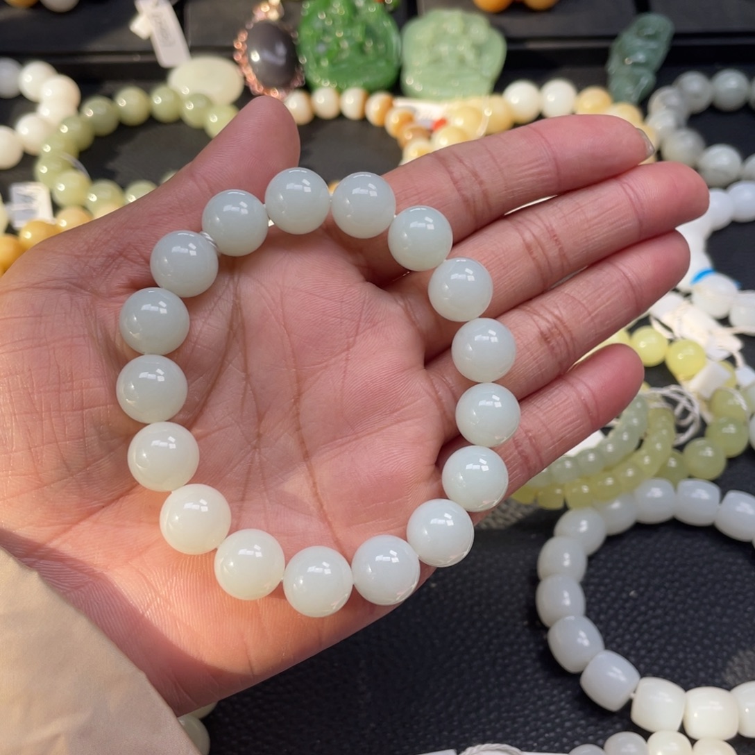 末***氵和田玉未镶嵌手链