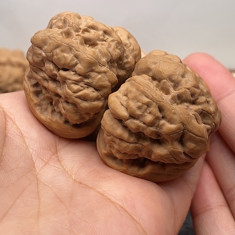 文玩核桃吊坠安*玉边43左右