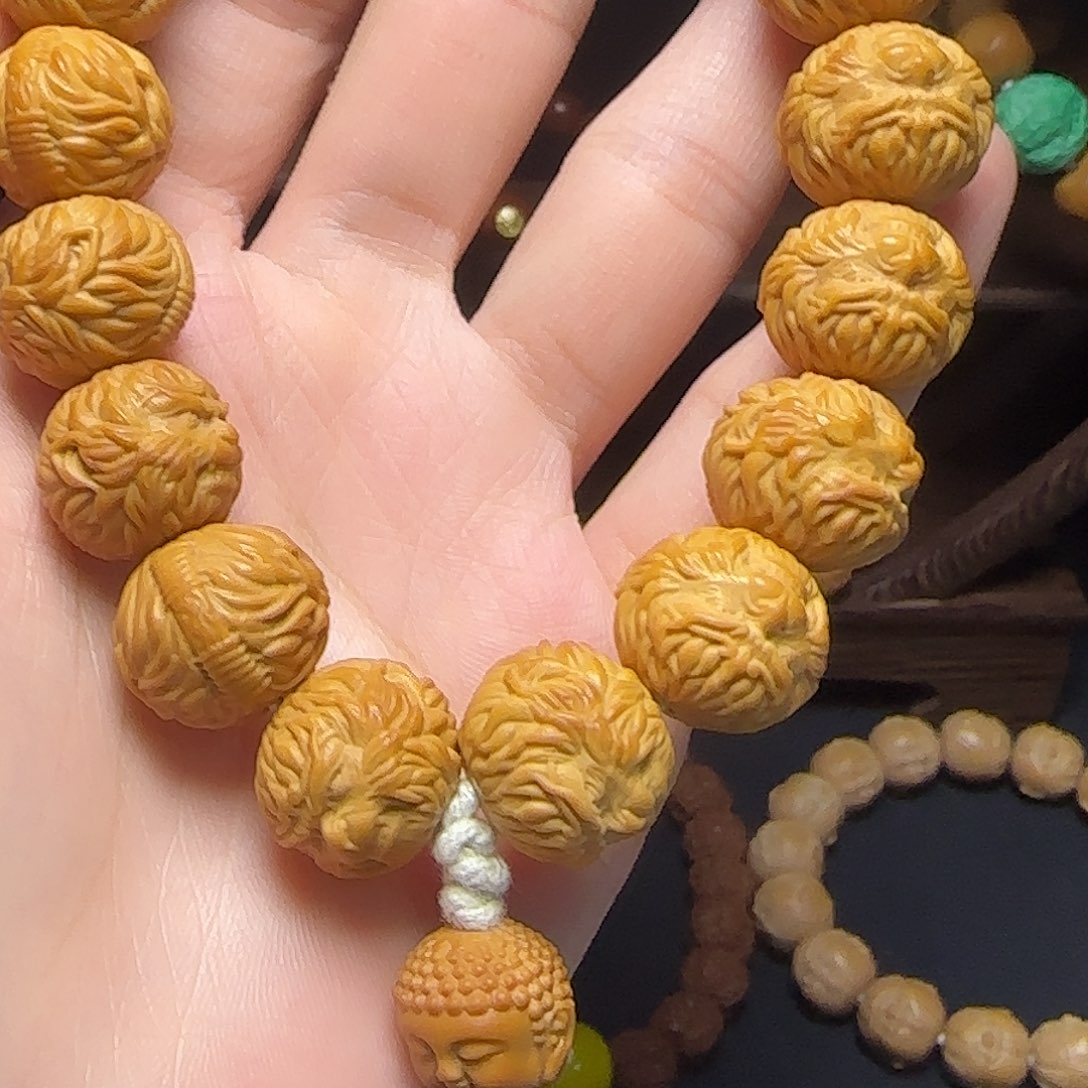 ****球猴头核桃吊坠猴头