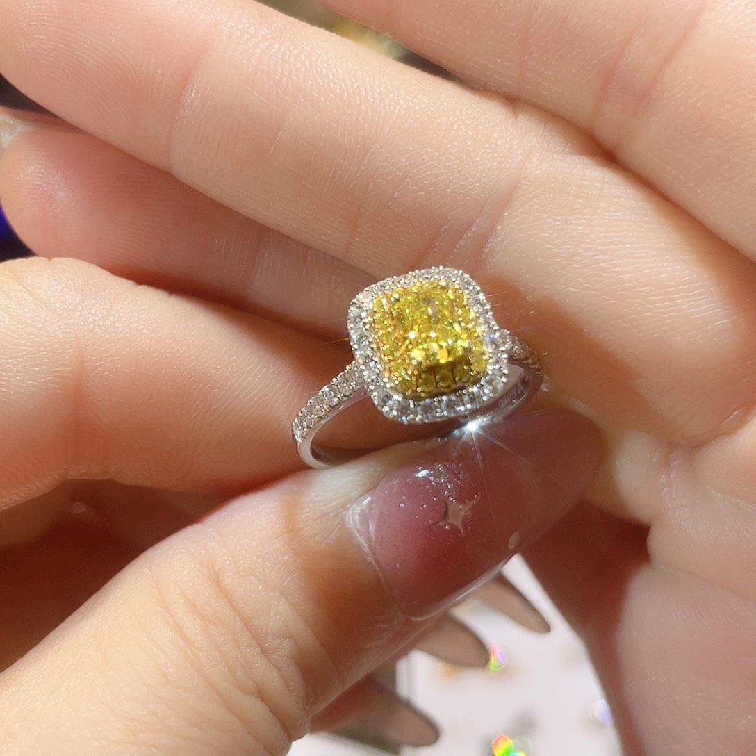 实验室培育钻石18K金镶嵌0.5，备注圈口