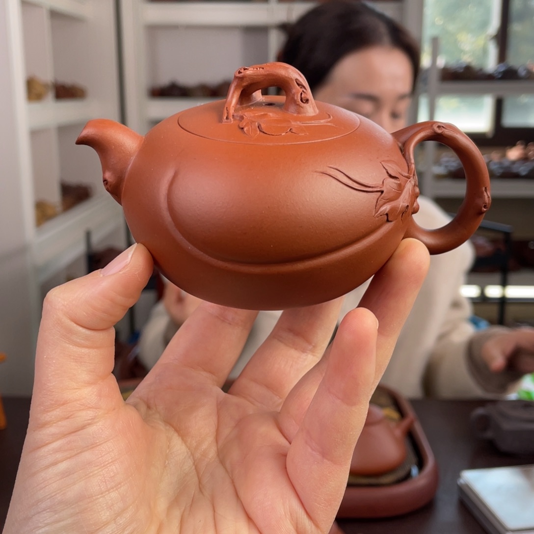 紫砂茶壶朱泥贴桃葫芦180cc