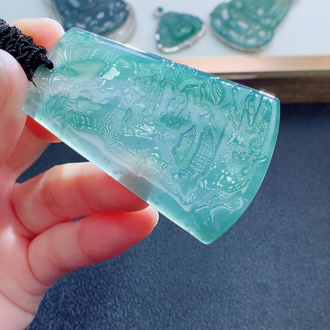 翡翠颈饰未镶嵌翡翠