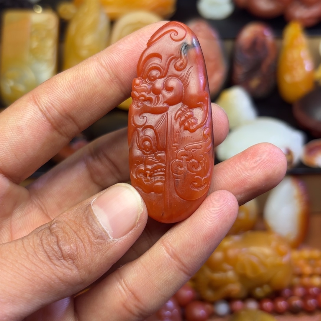 顺***8和田玉未镶嵌颈饰