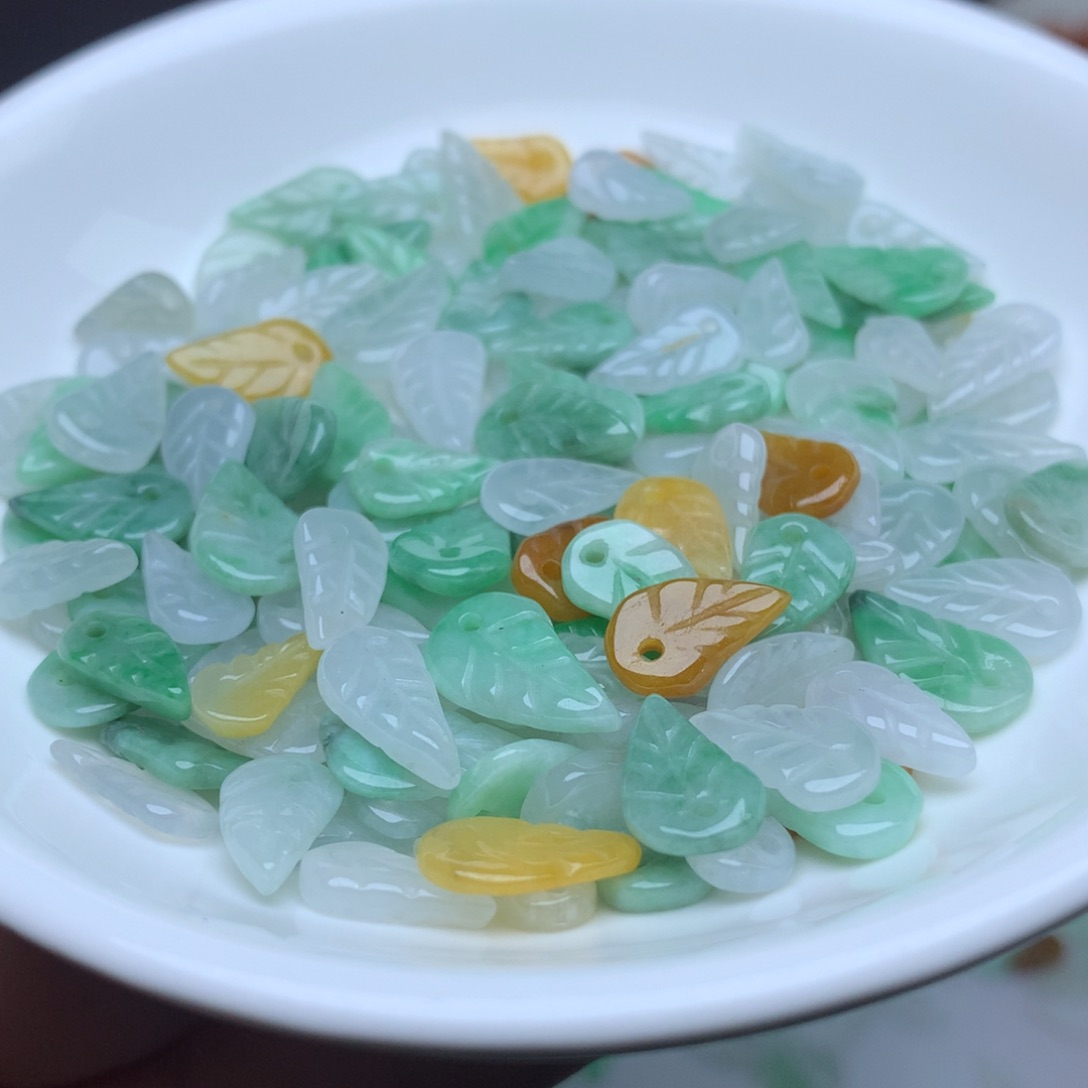 【闪购商品】翡翠手链未镶嵌冰三彩小树叶30个