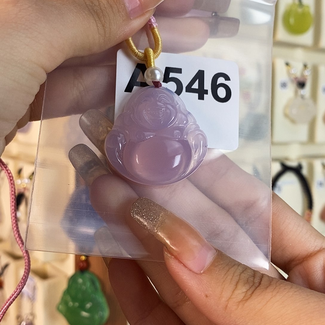 石英质玉颈饰合金