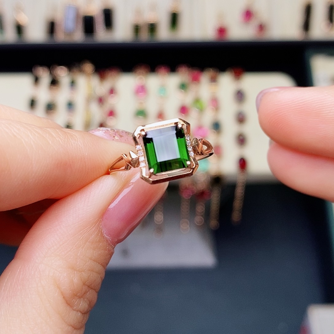 绿色碧玺戒指18K金镶嵌