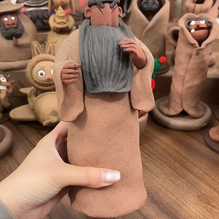 自***律关公大刀摆件高温烧制