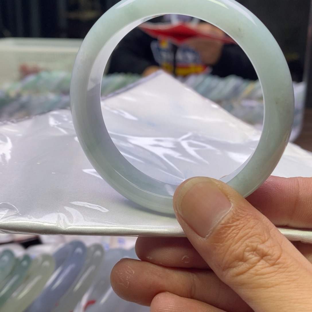 翡翠手镯未镶嵌纯天然缅甸翡翠手镯
