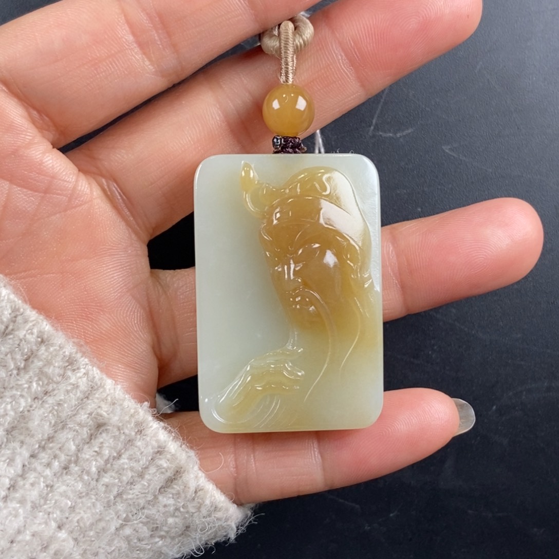 颈饰未镶嵌和田玉勇**前