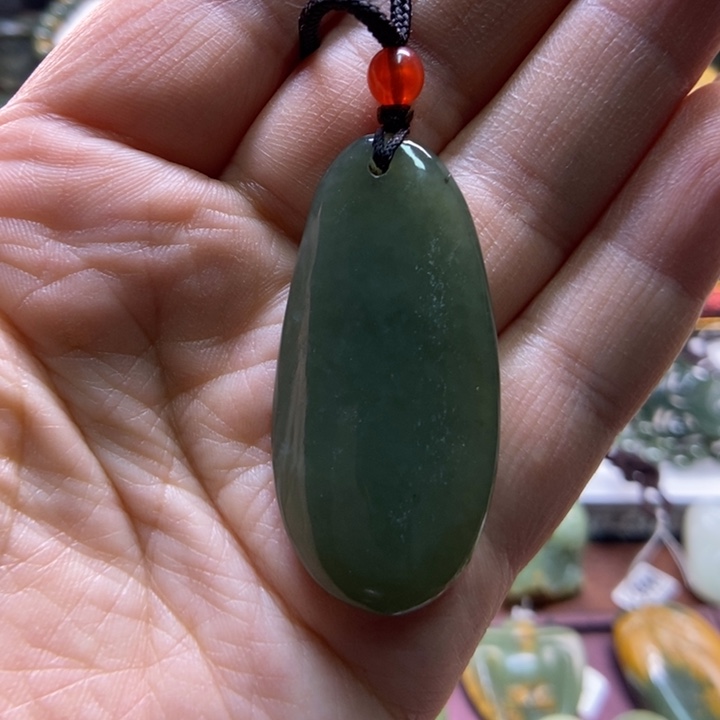 吊坠(赠链)未镶嵌岫岩老玉（透闪石质玉）