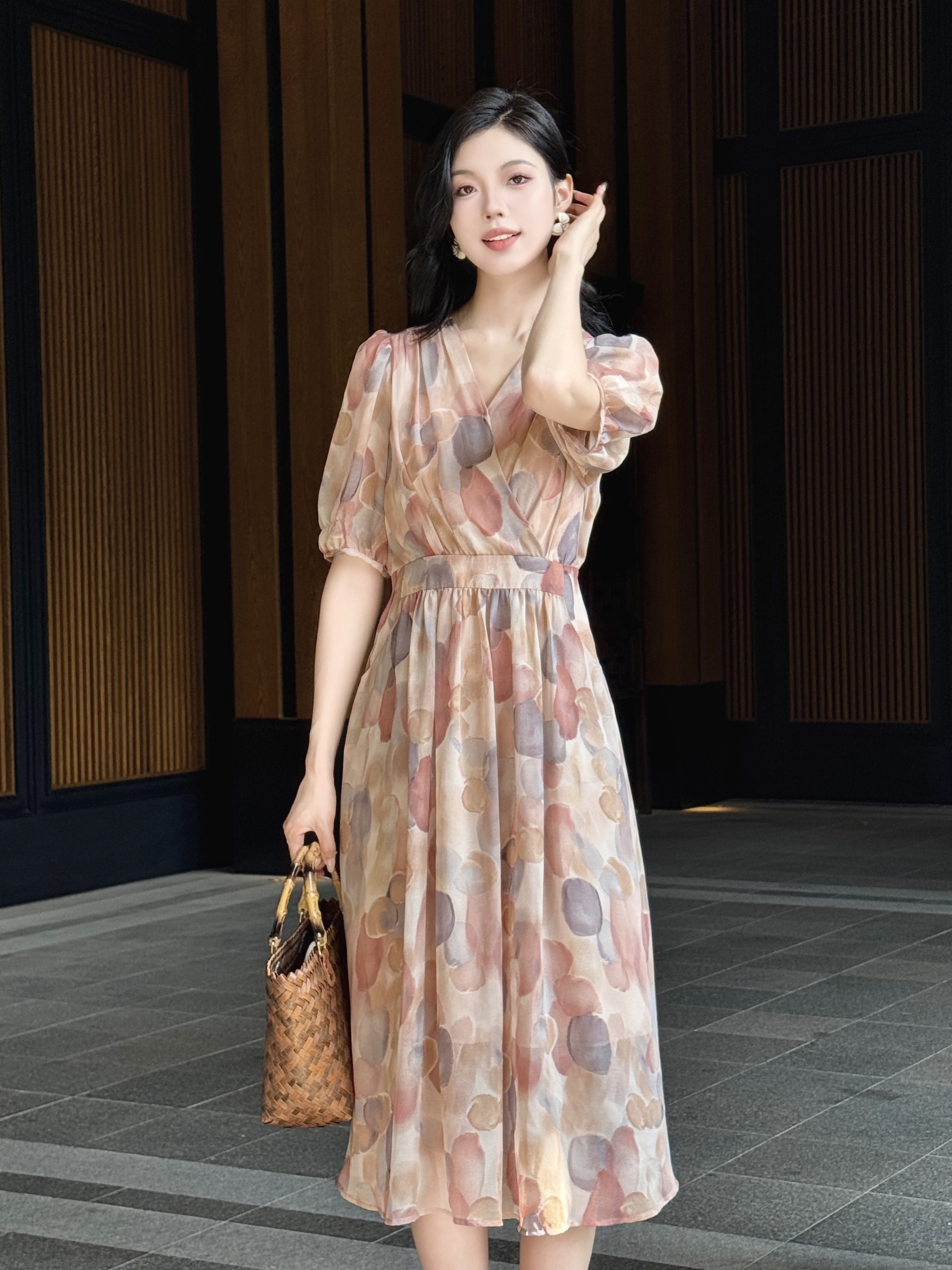 【泡泡恋人】粉色泡泡V领连衣裙套头短袖宽松夏季一粒扣显瘦遮肉