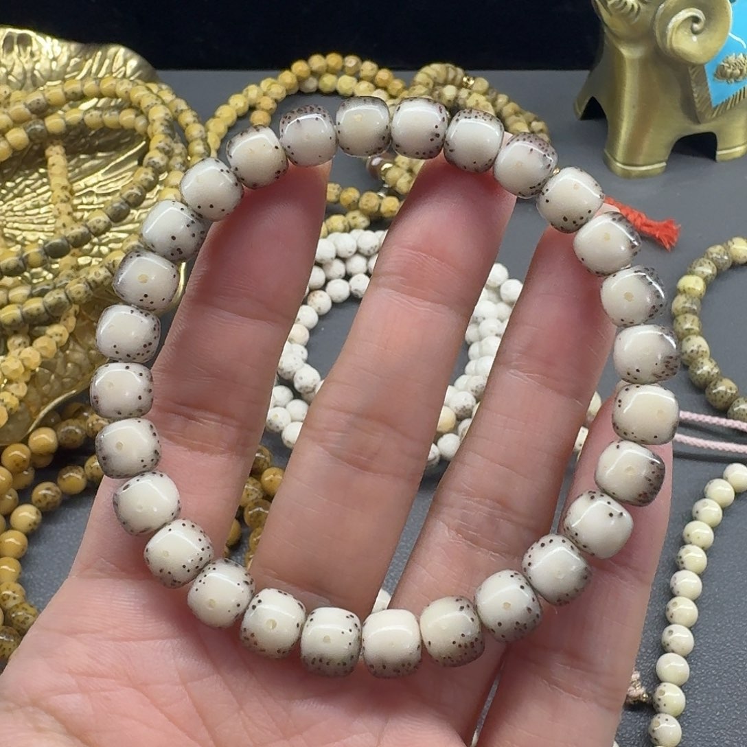 星月菩提吊坠8×7石玉料