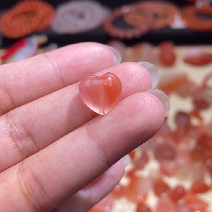 南红玛瑙爱心上下通孔未镶嵌897