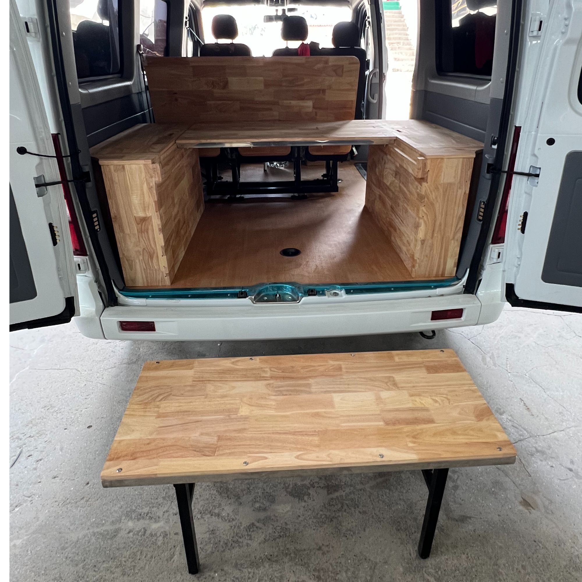 上汽大通V90专用露营车车载木桌简易魔盒床